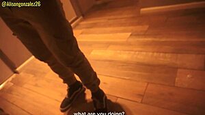 tengo sueño hermanastro dejame acostarme en tus piernas pero no metas tu pene en mi boca por favor