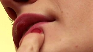 Lesbian babes getting smutty with dildos 😏