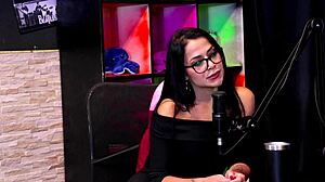 Procura fazer seu trabalho respeitando comentou sobre uso de rem�dios e em uma cena de gang bang - negro top oficial watch on sheer red