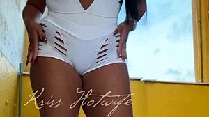 i'm a naughty wife showing my cameltoe in short shorts to my gym friend, oops 😅