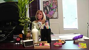 horny pepper kester pleases nina hartley 😍