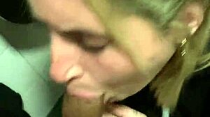 Deepvane me chupa la pija en el baño público de un cine