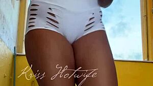 i'm a naughty wife showing my cameltoe in short shorts to my gym friend, oops 😅