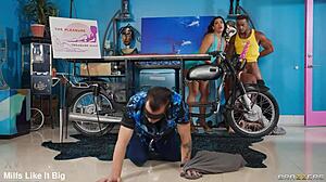 i sucked baby gemini's big ass in heels