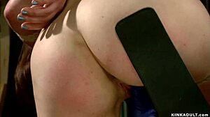 submissive lesbian gets anal fucked by lezdom 😈