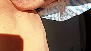 Maturemons Flash Large Labia For Lovers