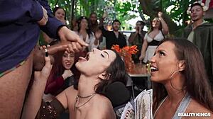 Bubble Butt Babe Sells Sex At Ren Faire