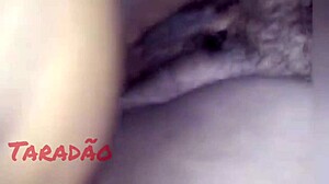 cuzinho guloso e buceta peluda