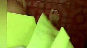 浴室忍不住狂尿失禁