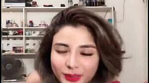 Hot girl lộ hàng bingo?