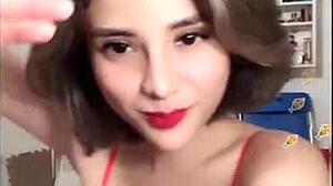 Hot girl lộ hàng bingo?