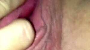 i fingered my pregnant belly and cummed all over it