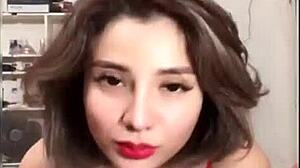 Hot girl lộ hàng bingo?