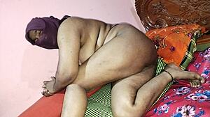 Young indian wife on honeymoon first night fucking with hindi talking