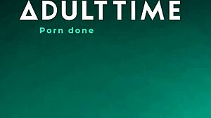 Sexy Blonde Angelika Grays Uses Pretty Feet to Tease Foot Worshiper