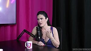 gostosa gets naked and pussy licked after refusing motel