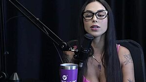 Foi Hackeada Gravou Com Maximo Garcia Criou O Curso E Deu Dicas Para A Sentada E Se Descobriu Exibisionista - Didy Reis Watch On Sheer Red