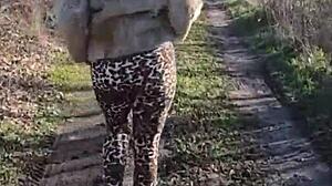 I would like to go shopping with you, and in the end, I will be very grateful to you.