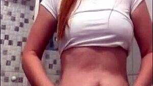 Minha milf vadia adora bater uma siririca escondida até ter orgasmos e ficar com a xoxota molhada 😏