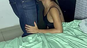 belinha presenteou o f� com a bucetinha e ganhou duas gozadas dentro