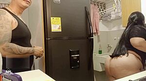 follandome a la empleada del servicio a escondidas de mi mujer