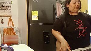 follandome a la empleada del servicio a escondidas de mi mujer