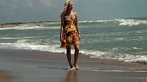 Gorgeous Teen Agnes Bathes Naked In Ocean