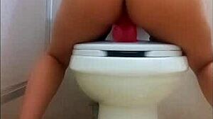 Sexy Girl Leaks Homemade Dildo Video