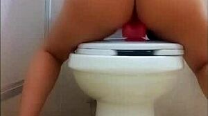 Sexy Girl Leaks Homemade Dildo Video