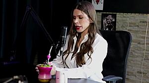 Faz dominacao teve um fetiche do homem se vestir de mulher!!