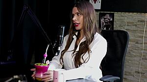 Faz dominacao teve um fetiche do homem se vestir de mulher!!