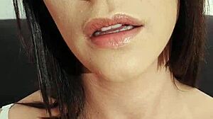 hot latina babe val mineirinha seduces with big tits