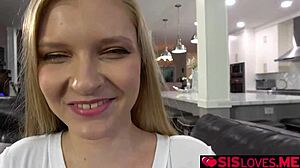 Harlow Pussy Rubbing