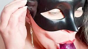 con su vagina marcada en leggings madrastra puta latina colombiana de cameltoe gigante