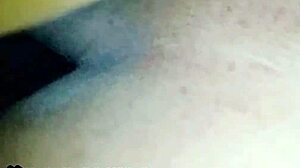 Peeling Novinha's Pussy on Cock