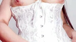 con su vagina marcada en leggings madrastra puta latina colombiana de cameltoe gigante