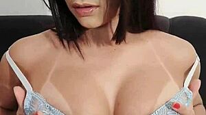 hot latina babe val mineirinha seduces with big tits