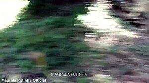 7 minutos de foda na mata fazemos sexo na mata procuramos um local onde tem boa mata e sem ninguém foi difícil mas encontramos e fodemos full video red