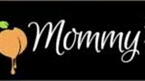 Pervert milf lexi luna stares at stepbae liz jordan's ass during chores