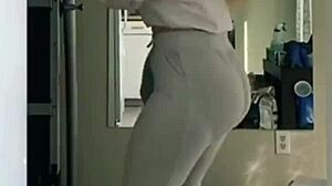 Bunduda gostosa is a beautiful woman with a nice ass 😍