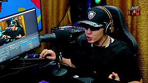 Geisy DK asks for doggy style!