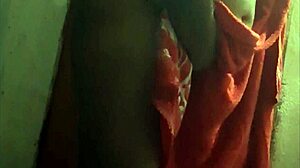 Acabei de sair do banho com buceta molhada