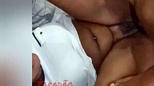 Punhetando até gozar