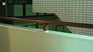 漂亮亚洲人妖在家粗暴肛交，对比公共独玩