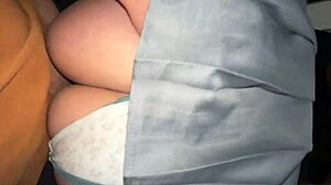 intersecto a mi hermanastra antes de irse al colegio para que me mame la verga