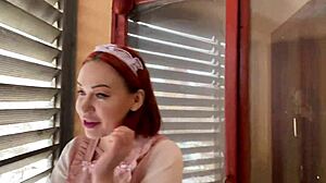 Hot maid resists temptation in quick public encounter