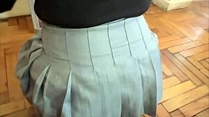 intersecto a mi hermanastra antes de irse al colegio para que me mame la verga