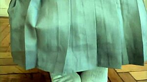 intersecto a mi hermanastra antes de irse al colegio para que me mame la verga