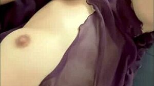 look how i masturbate with my dildo, lets do it togetherrr