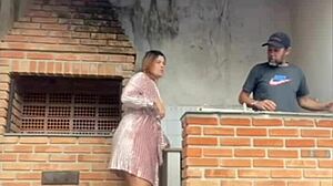 a patroa pediu pro pedreiro olhar a descarga s� pra ficar sozinha com ele no banheiro ela ficou soltinha